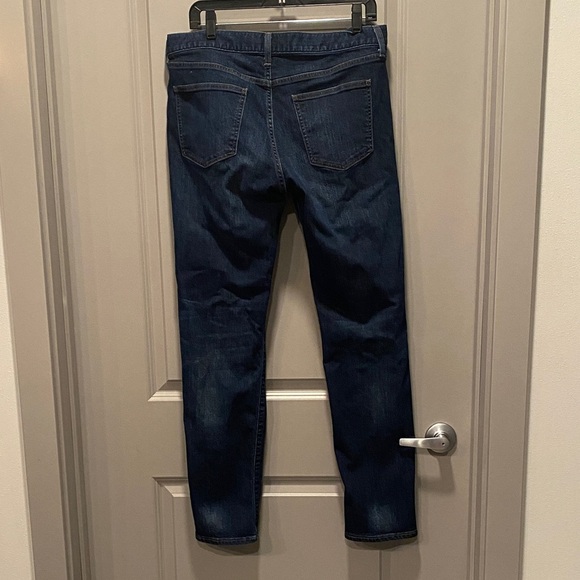 Uniqlo Skinny Fit Miracle Air Jeans Size 35 Dark Wash 35x32 - Picture 4 of 6